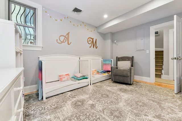 a view of livingroom with furniture