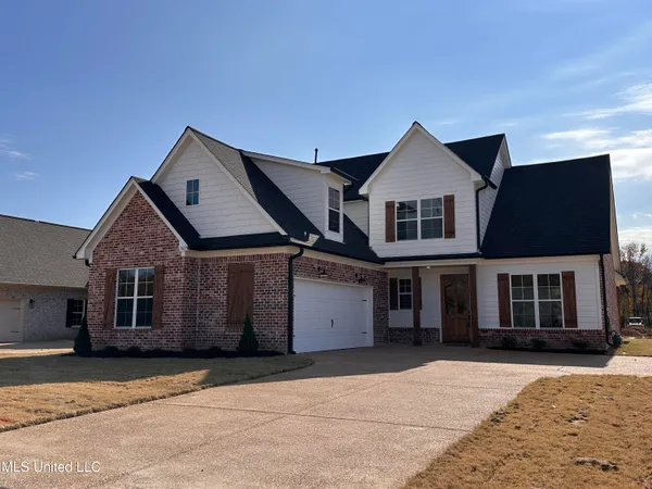 $409,900 | 3617 Kreunen Street, Nesbit, MS 38651