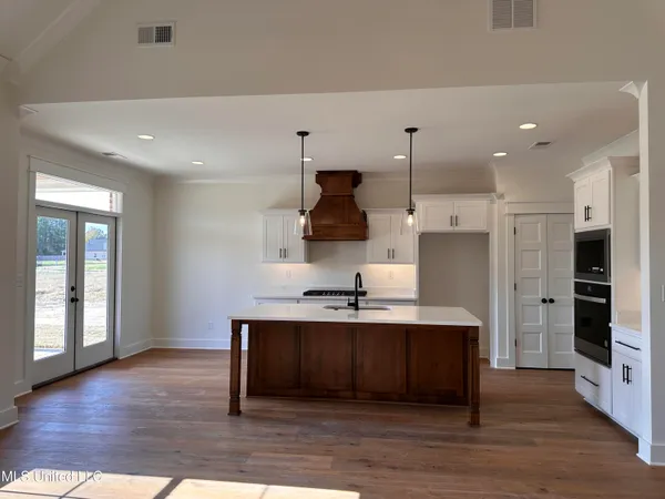 $409,900 | 3617 Kreunen Street, Nesbit, MS 38651