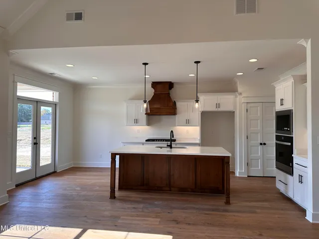 $409,900 | 3617 Kreunen Street, Nesbit, MS 38651