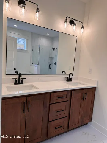 $409,900 | 3617 Kreunen Street, Nesbit, MS 38651