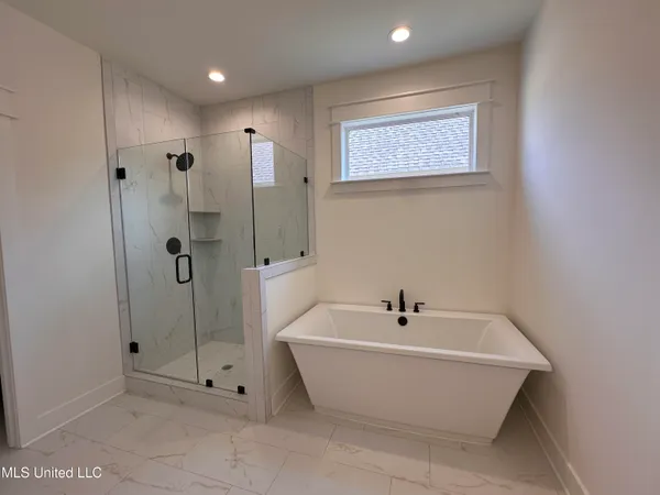 $409,900 | 3617 Kreunen Street, Nesbit, MS 38651