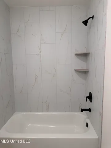 $409,900 | 3617 Kreunen Street, Nesbit, MS 38651