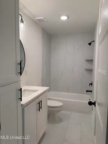 $409,900 | 3617 Kreunen Street, Nesbit, MS 38651