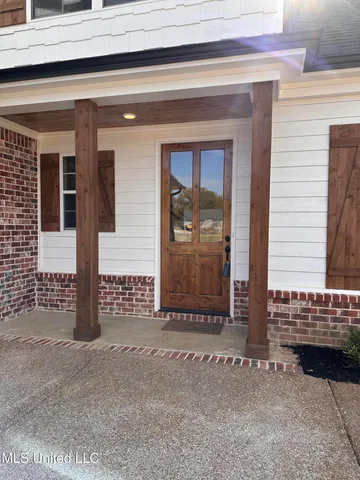 $409,900 | 3617 Kreunen Street, Nesbit, MS 38651