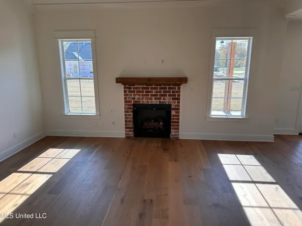 $409,900 | 3617 Kreunen Street, Nesbit, MS 38651