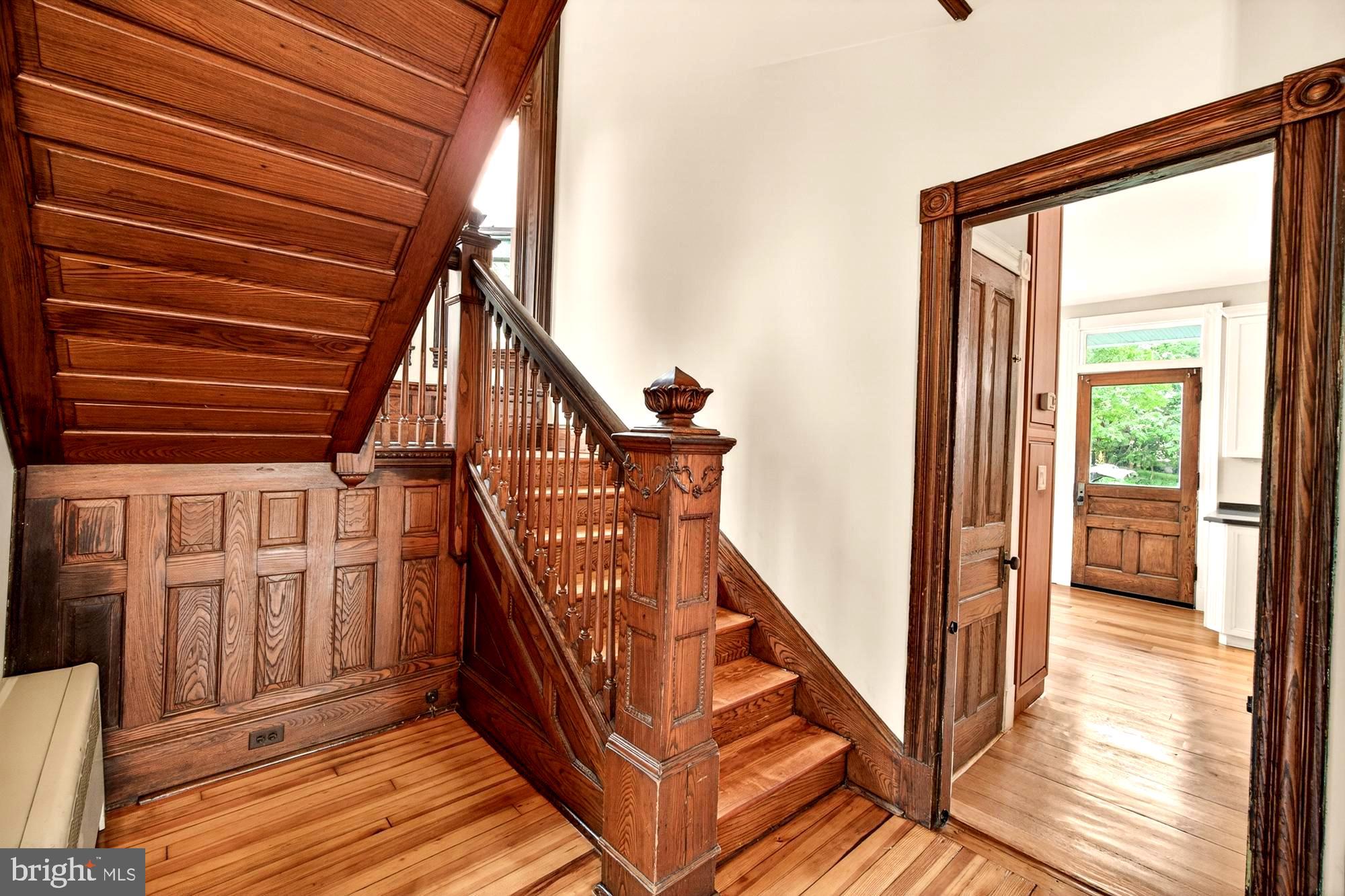 18040 Barnesville Road Barnesville, MD 20838 - Photo 41 of 101 Zoom in on the craftsmanship!