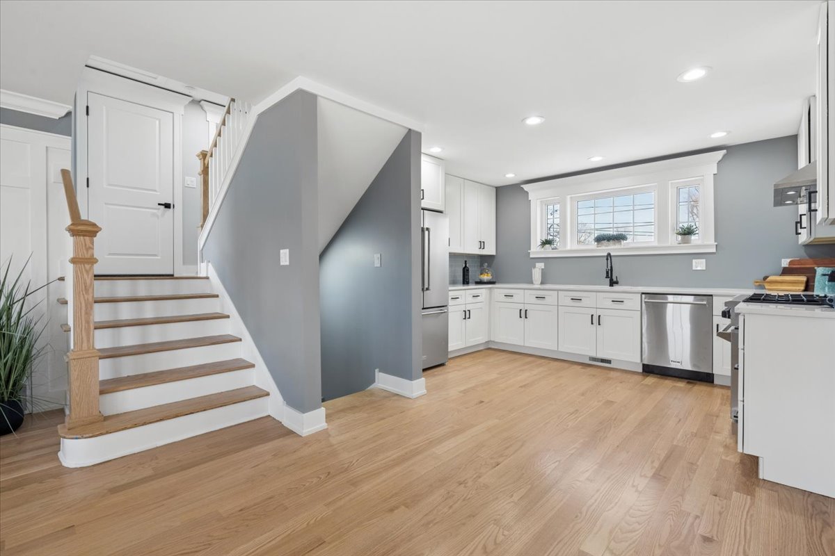 777 Spring Road Elmhurst, IL 60126 - Photo 11 of 49