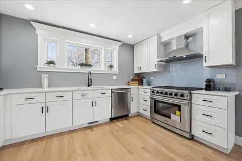 $999,000 | 777 Spring Road, Elmhurst, IL 60126