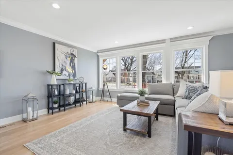 $999,000 | 777 Spring Road, Elmhurst, IL 60126