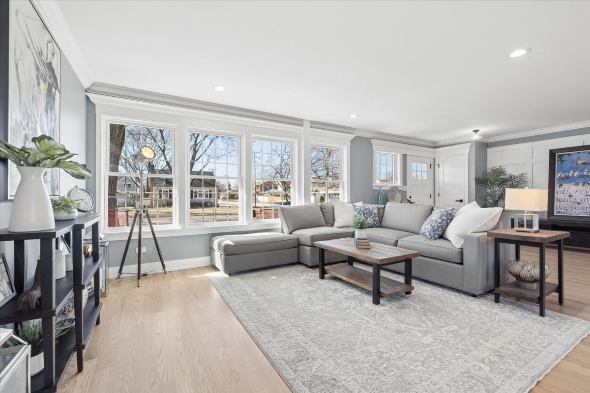 777 Spring Road Elmhurst, IL 60126 - Photo 19 of 49