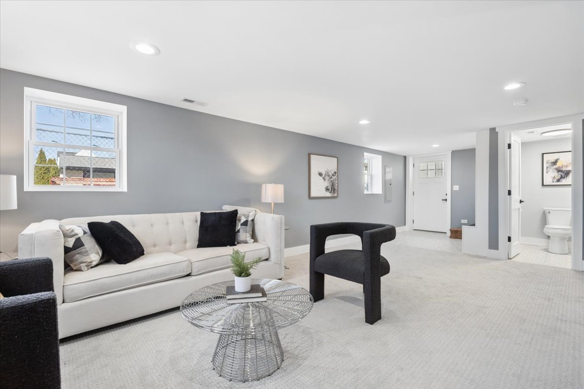 777 Spring Road Elmhurst, IL 60126 - Photo 25 of 49