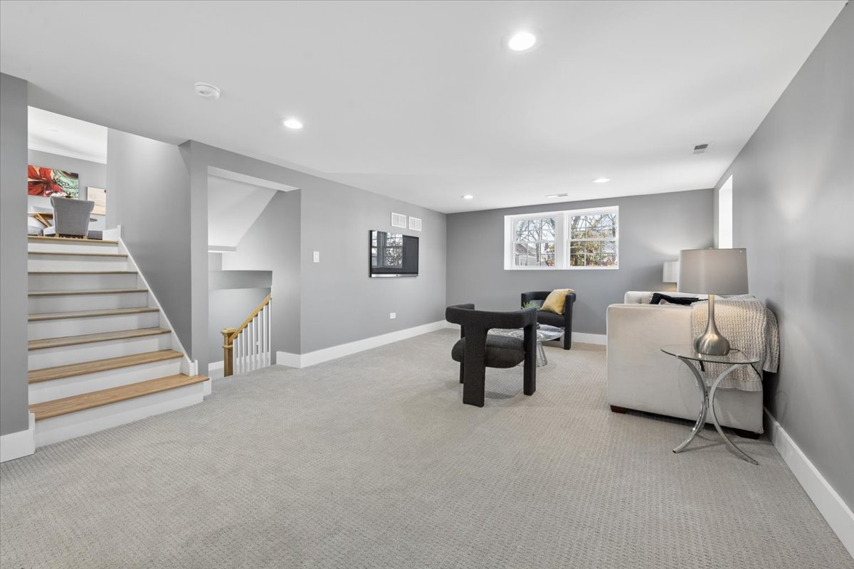 777 Spring Road Elmhurst, IL 60126 - Photo 26 of 49