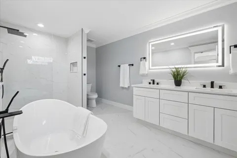 $999,000 | 777 Spring Road, Elmhurst, IL 60126