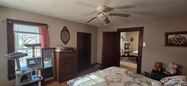 $79,900 | 517 South Lawton Street, Jasonville, IN 47438