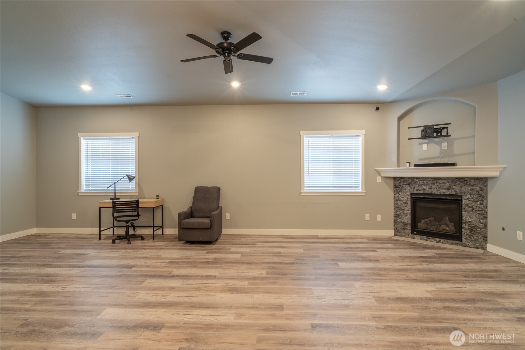 352 East Davis Street Connell, WA 99326 - Photo 14 of 35 a living room with furniture and a fireplace