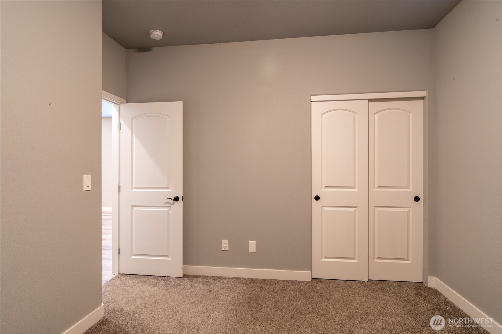 352 East Davis Street Connell, WA 99326 - Photo 26 of 35 an empty room with closet area