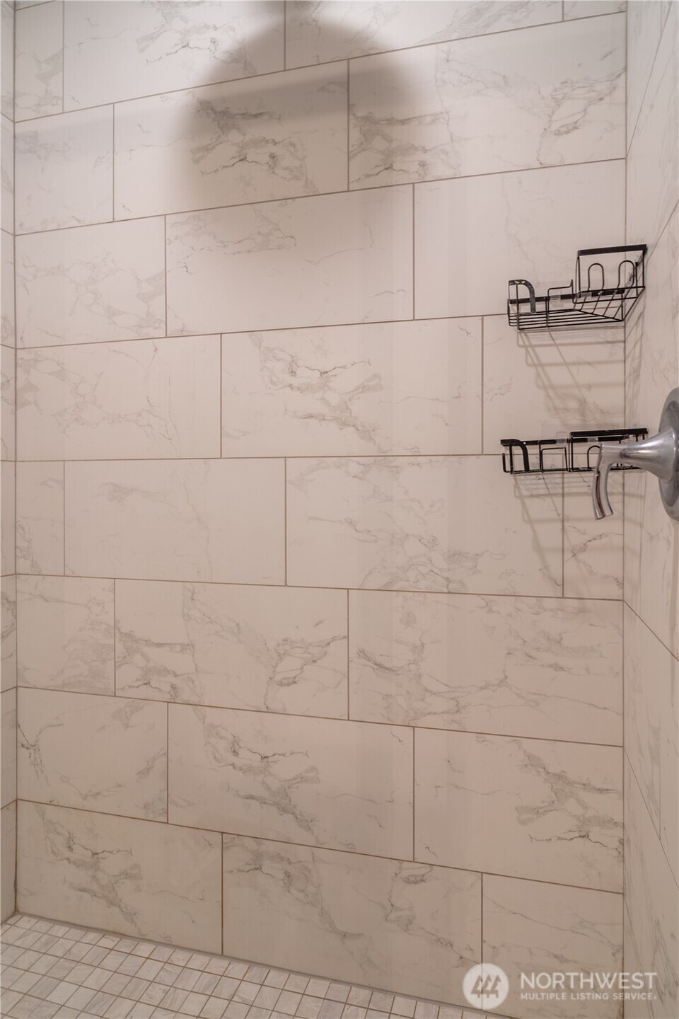 352 East Davis Street Connell, WA 99326 - Photo 33 of 35 a bathroom with a shower