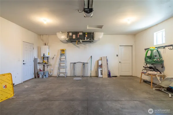 $415,000 | 352 East Davis Street, Connell, WA 99326