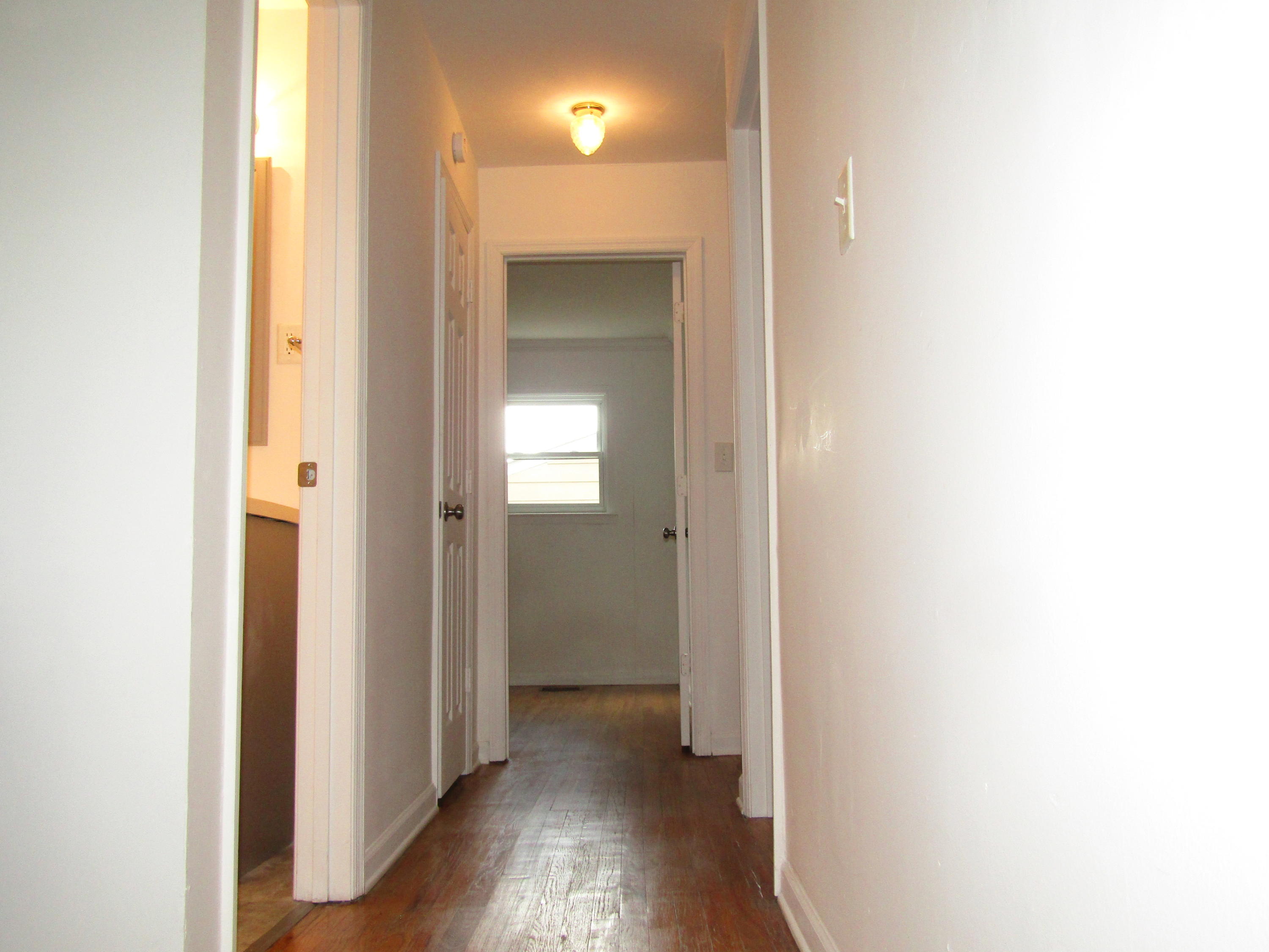 6103 Vance Road Chattanooga, TN 37421 - Photo 12 of 21 Madaris, 6103 Vance Rd- Hallway