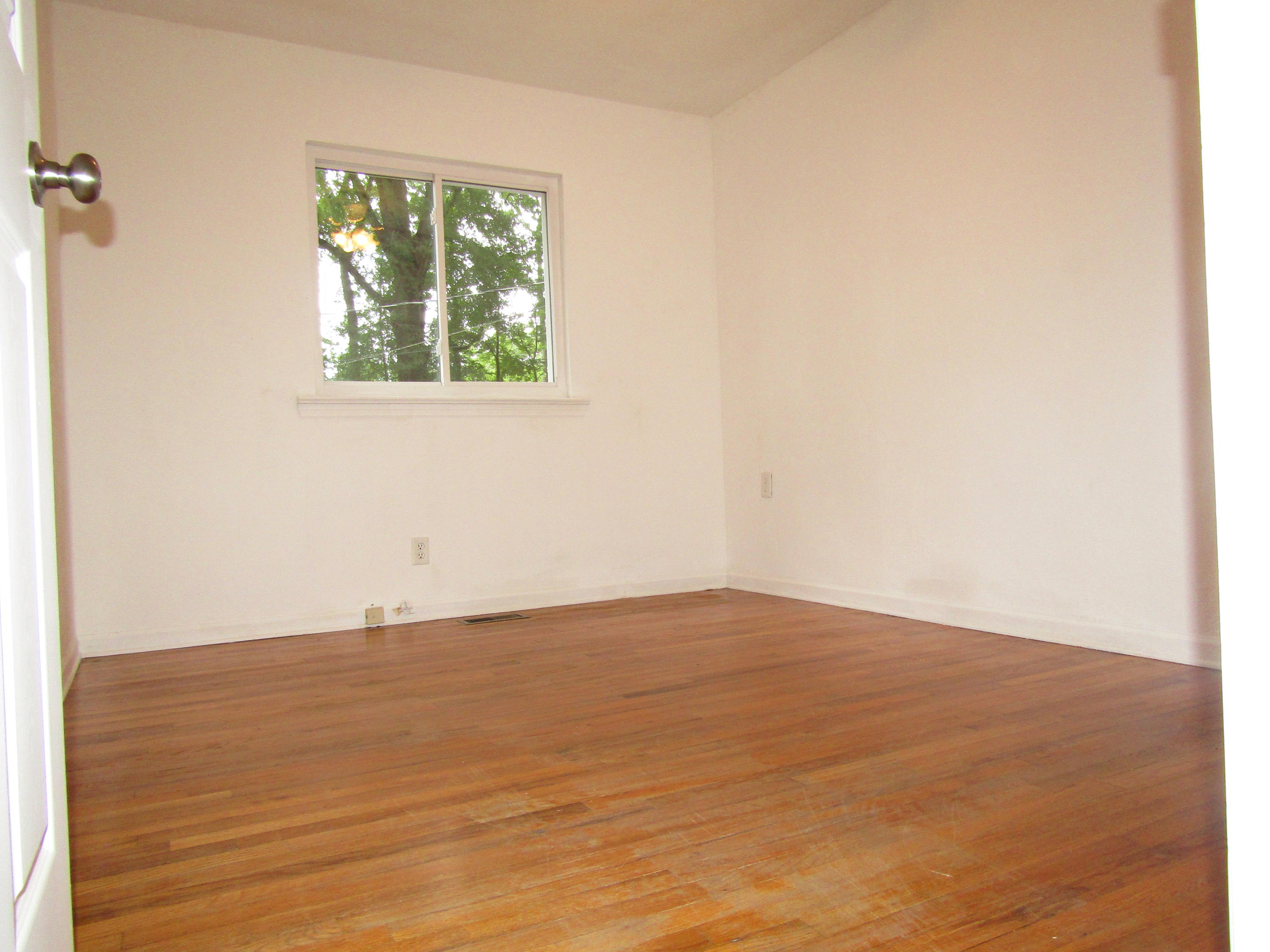 6103 Vance Road Chattanooga, TN 37421 - Photo 13 of 21 Madaris, 6103 Vance Rd- Bedroom1