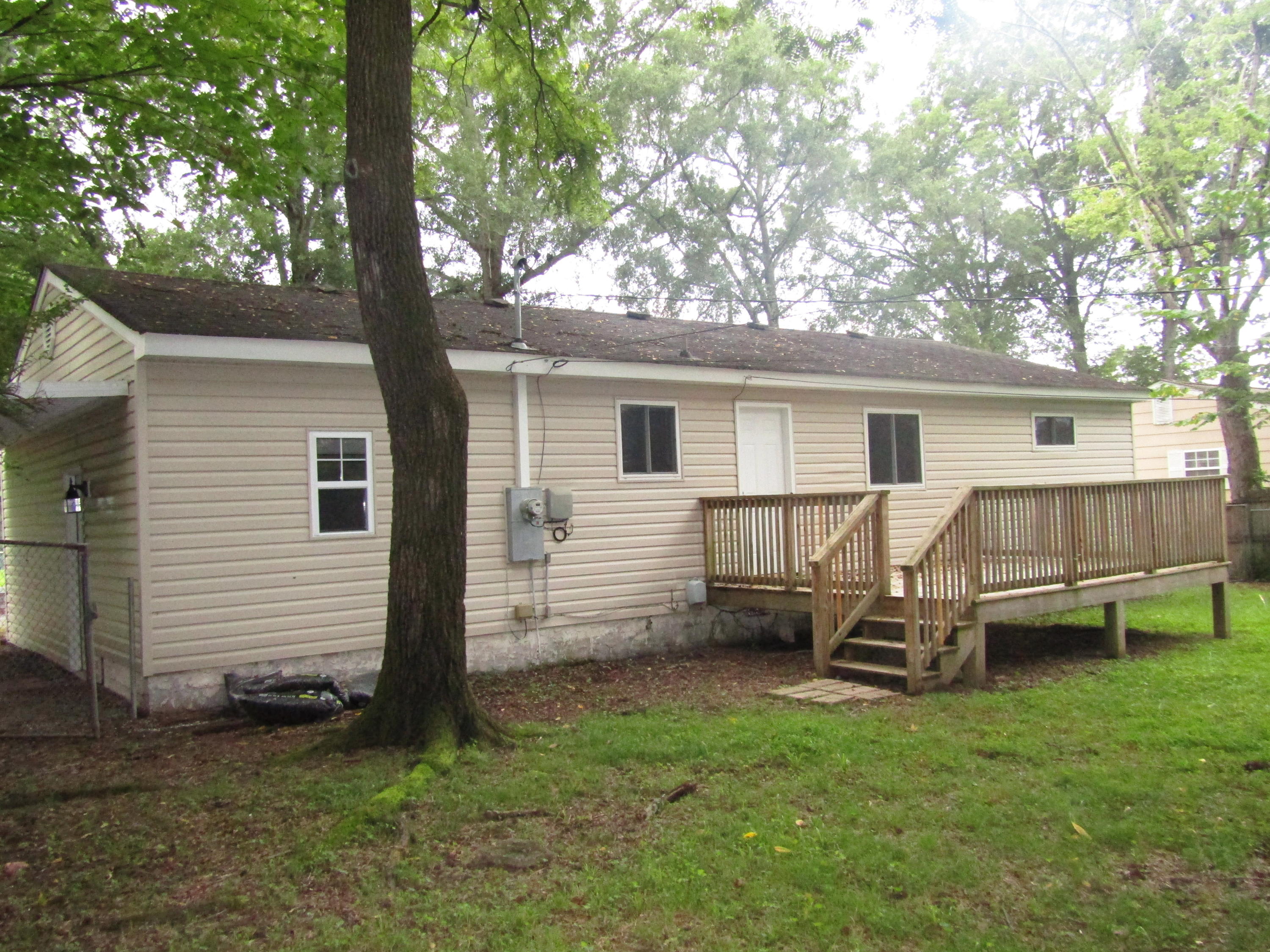 6103 Vance Road Chattanooga, TN 37421 - Photo 3 of 21 Madaris, 6103 Vance Rd- Back Side