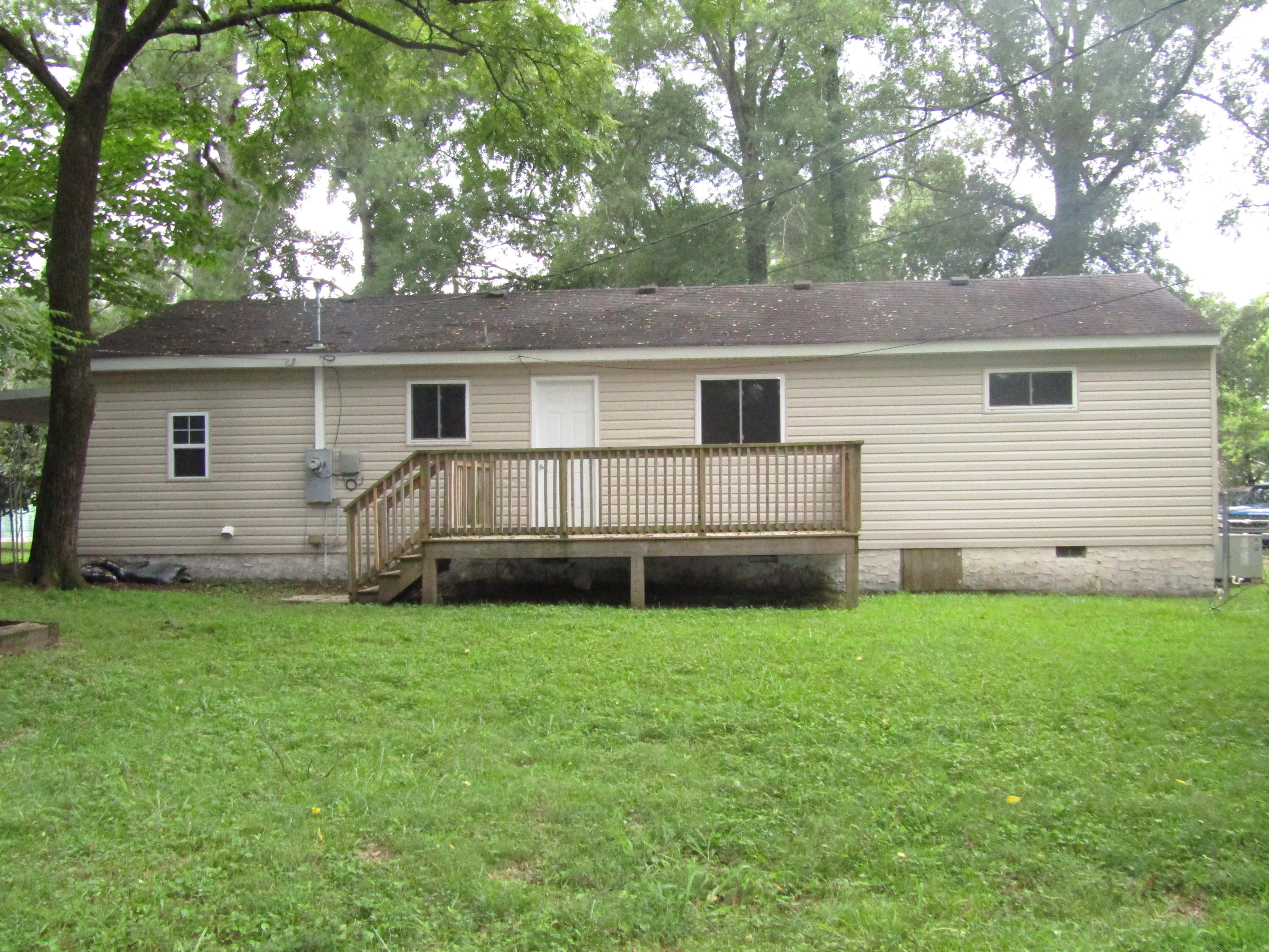 6103 Vance Road Chattanooga, TN 37421 - Photo 4 of 21 Madaris, 6103 Vance Rd- Back