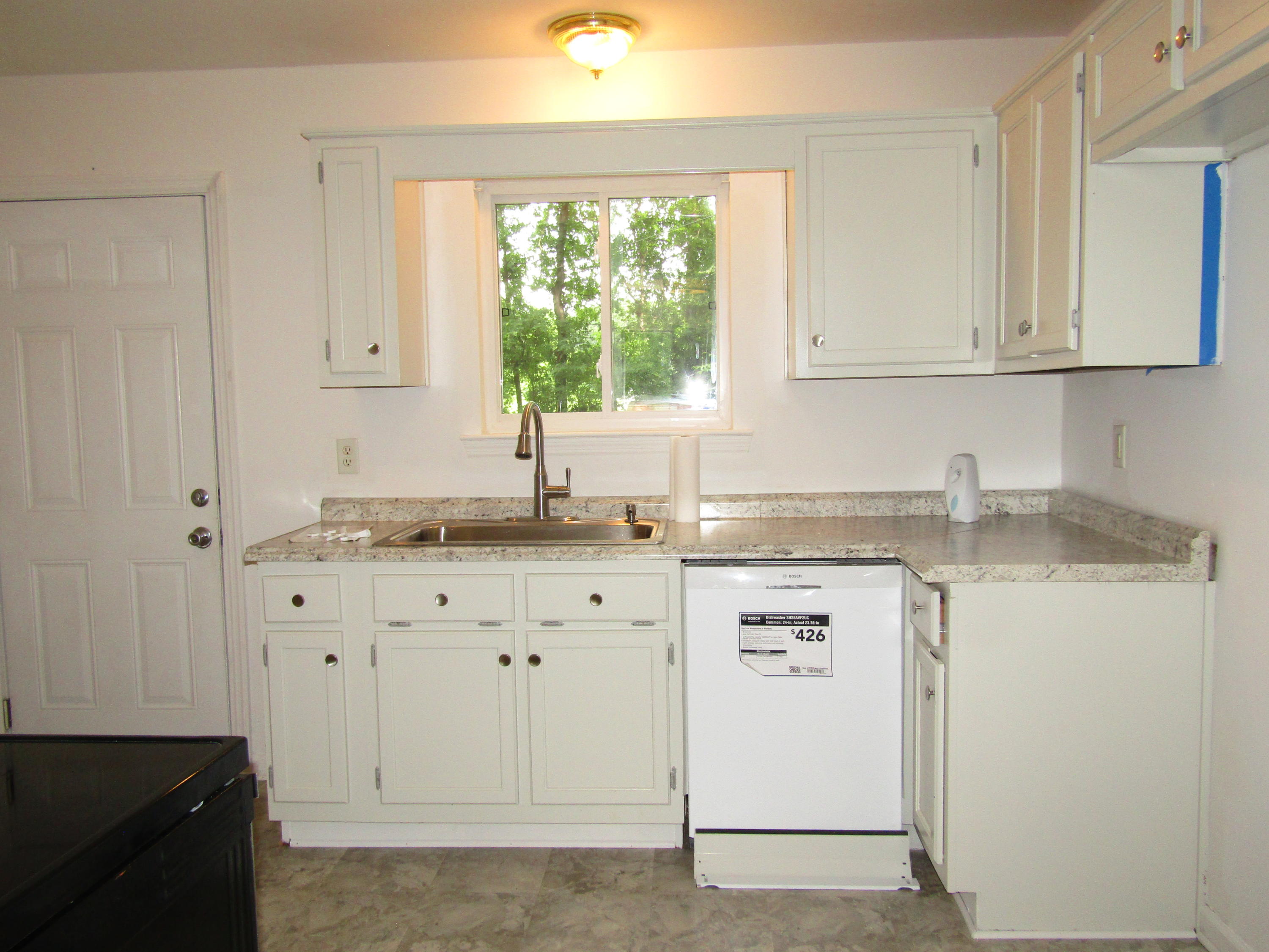 6103 Vance Road Chattanooga, TN 37421 - Photo 8 of 21 Madaris, 6103 Vance Rd- Kitchen2