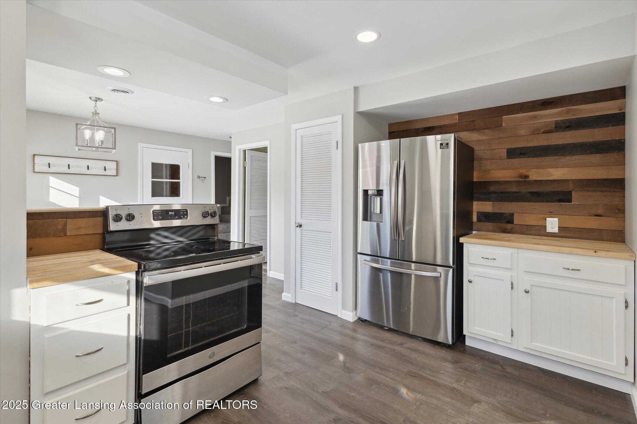 5353 East Clark Road Bath, MI 48808 - Photo 13 of 42 12-5353-Clark-Rd-Bath-Twp-MI-48808-Windo