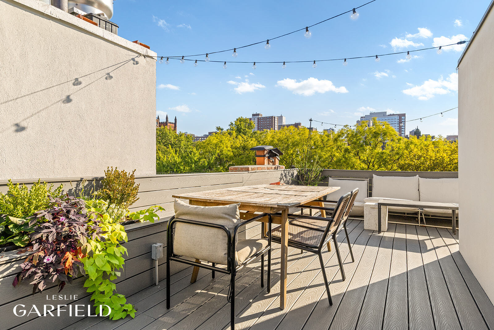 485 West 22nd Street Manhattan, NY 10011 - Photo 20 of 20 a view of a chairs and table in the patio