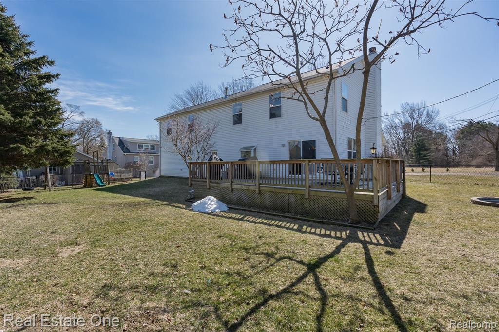 390 Shadywood Road Rochester Hills, MI 48307 - Photo 34 of 38