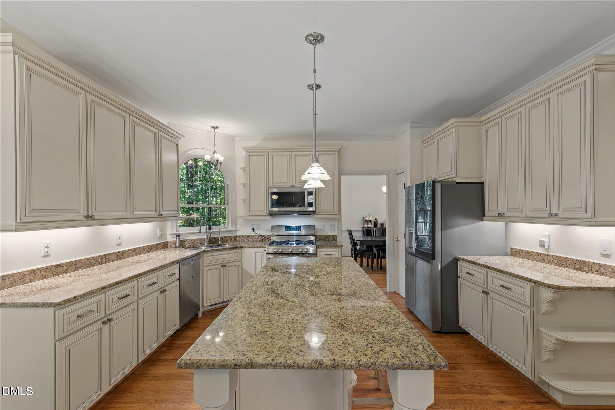 2509 Barton Ridge Court Raleigh, NC 27613 - Photo 16 of 62 19-IMG_2770