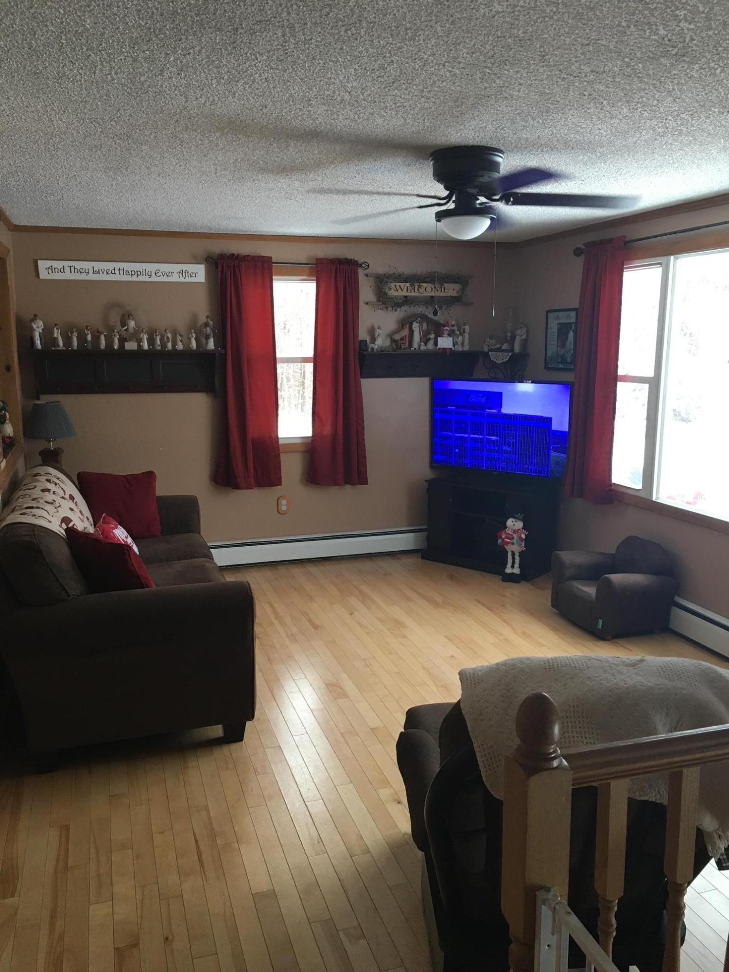 41 Allen Farm Road Ashland, ME 04732 - Photo 9 of 26 livingroom1