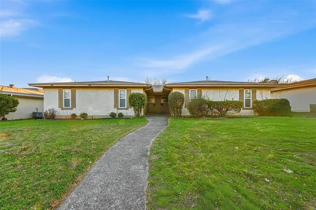 $1,890 | 624 Taylor Court, Duncanville, TX 75137