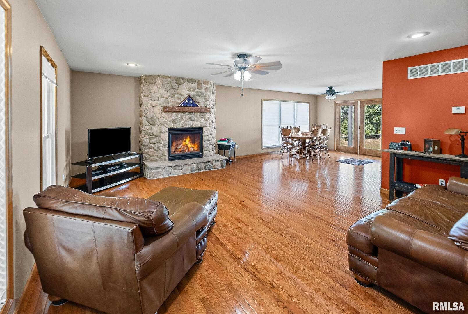 520 Deerfield Road Walnut Hill, IL 62893 - Photo 34 of 85