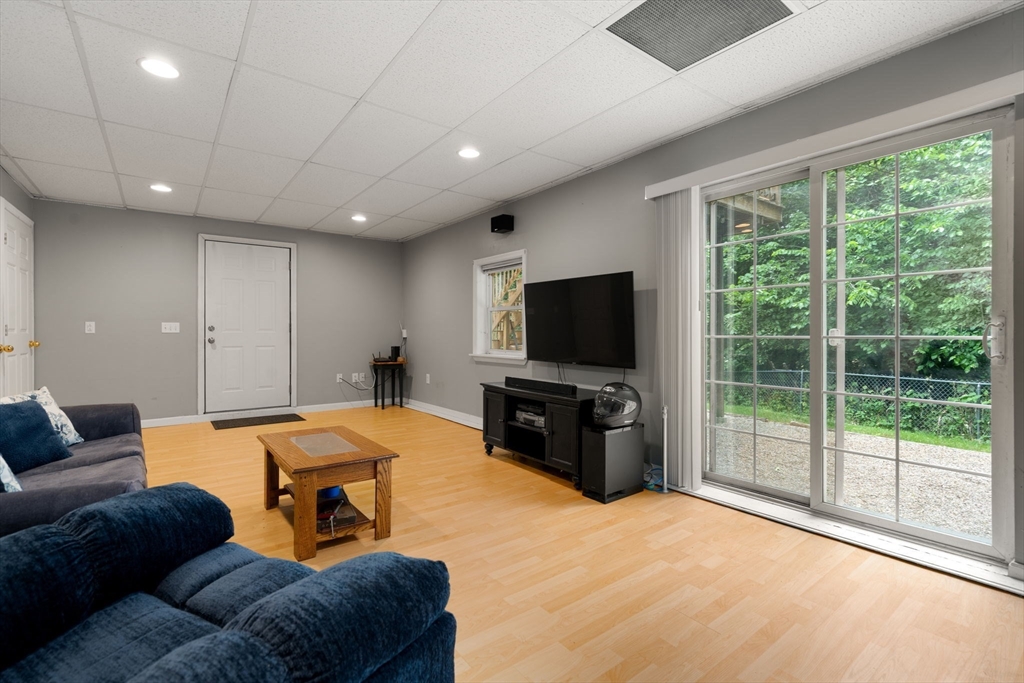 12 Charlton Road Dudley, MA 01571 - Photo 21 of 30