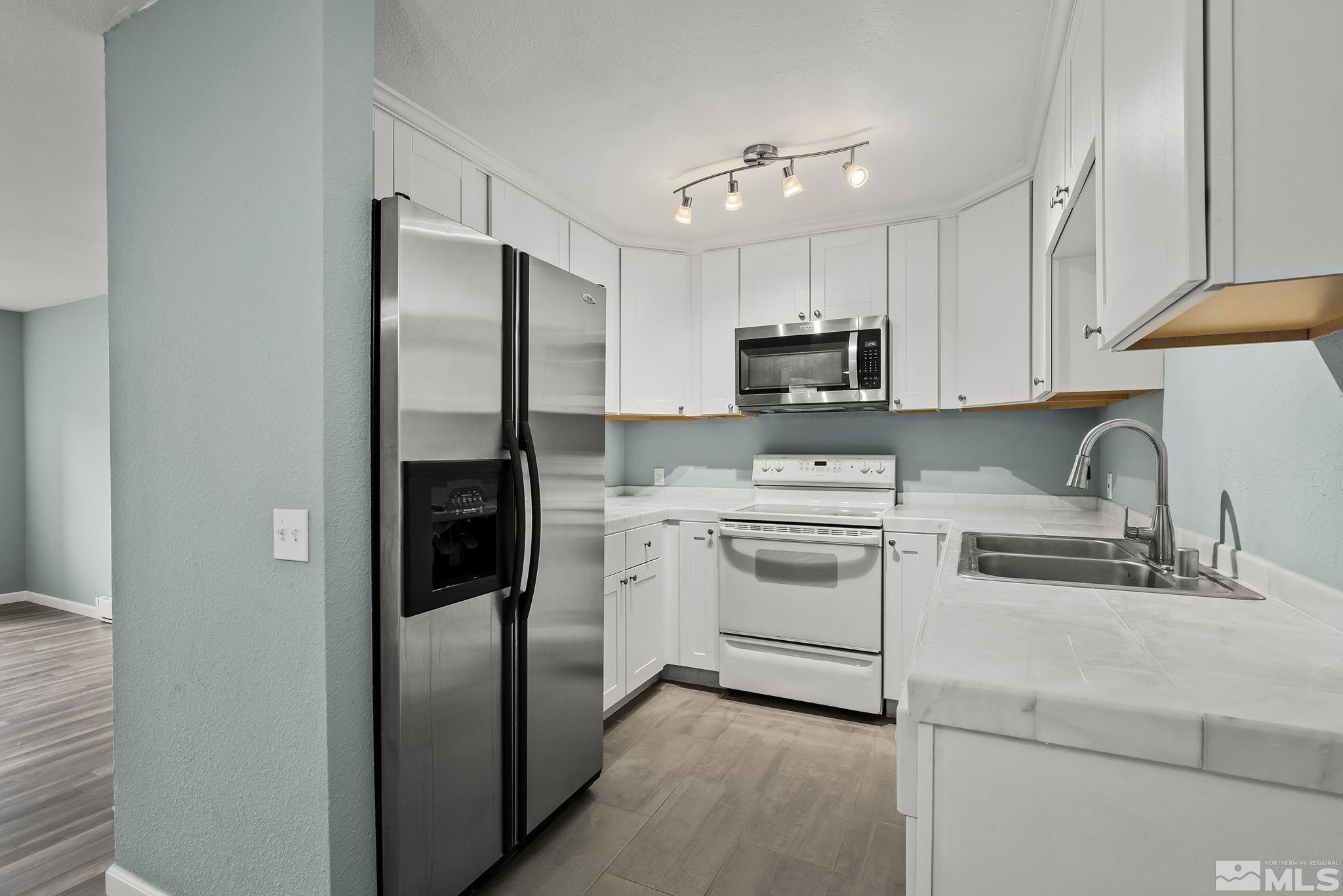 2095 Highview Court, Unit 9 Reno, NV 89512 - Photo 8 of 16 Photo 8