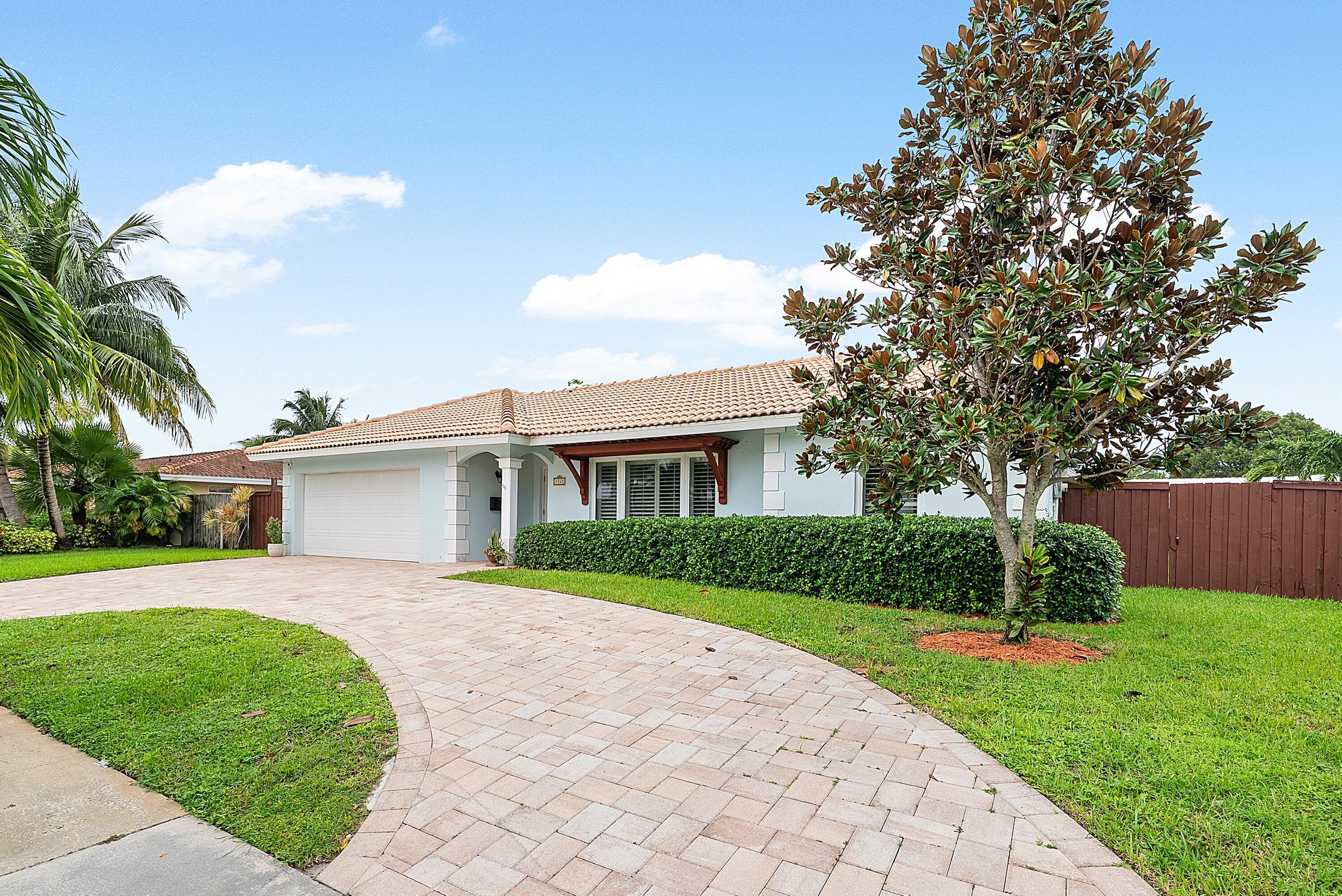 1365 Southwest 13th Place Boca Raton, FL 33486 - Photo 3 of 41 003-1365Southwest13thPlace-BocaRaton-FL-