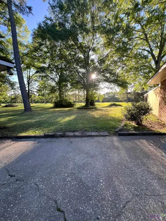 $2,300 | 30447 Parkview Drive, Denham Springs, LA 70726