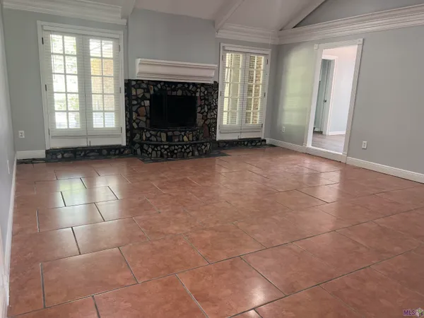 $2,300 | 30447 Parkview Drive, Denham Springs, LA 70726