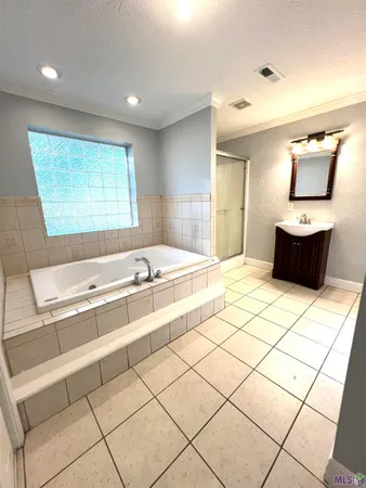 $2,300 | 30447 Parkview Drive, Denham Springs, LA 70726