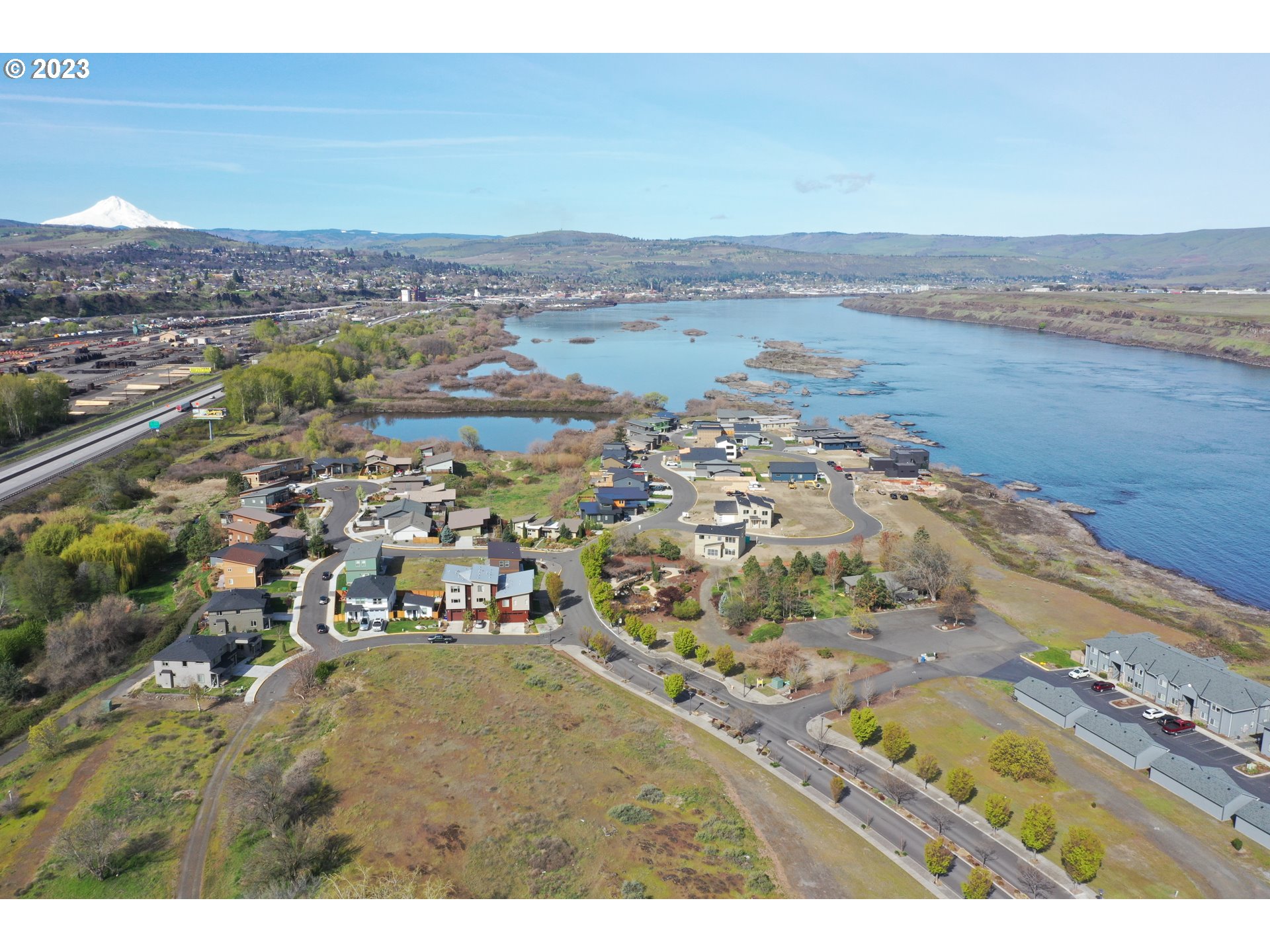 Pine Street The Dalles, OR 97058 - Photo 5 of 12 a view of city and ocean