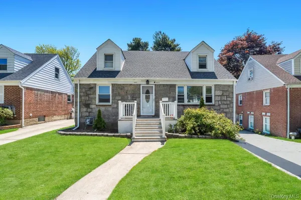 $749,999 | 445 Peninsula Boulevard, Lynbrook, NY 11563