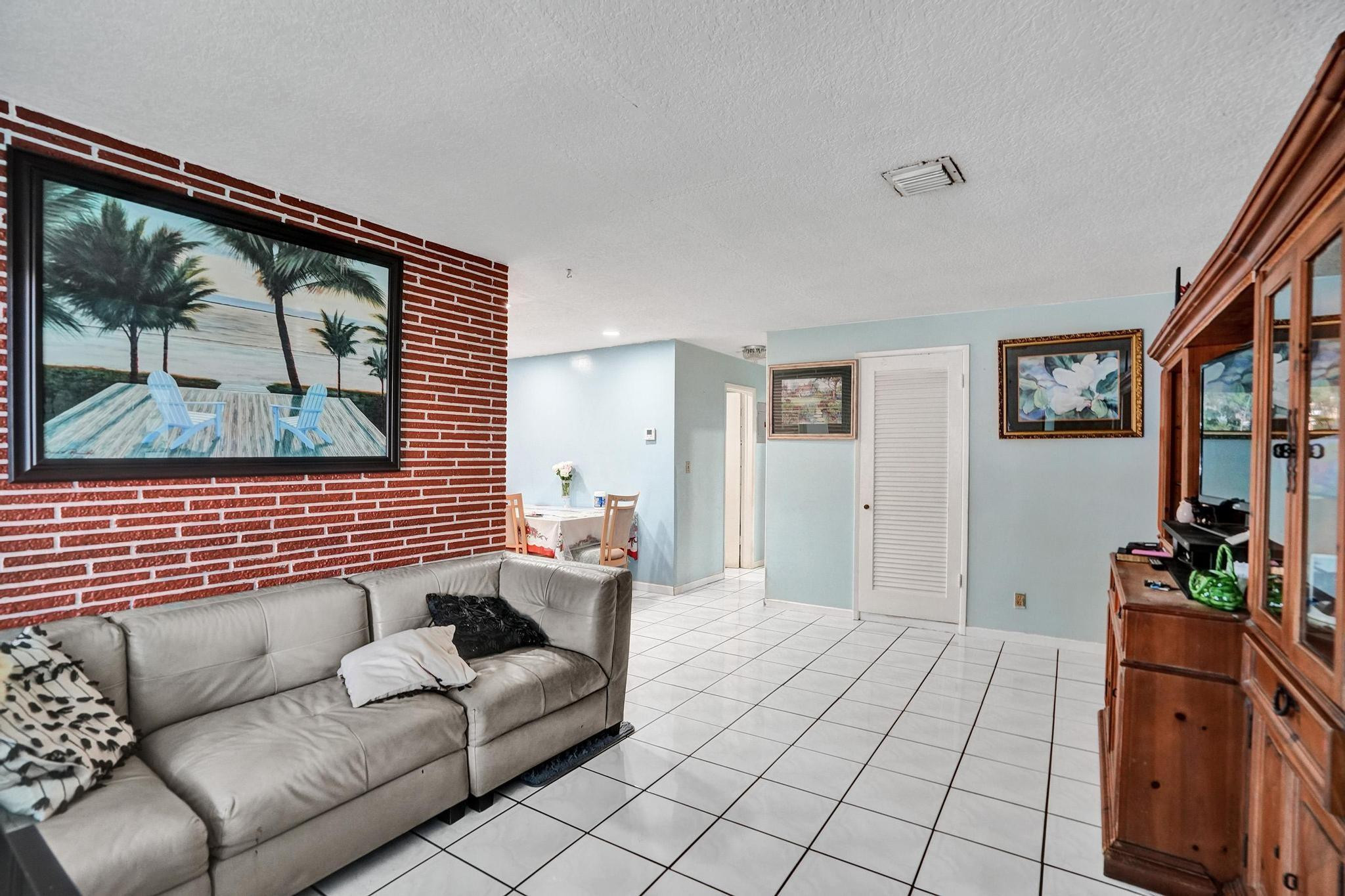 5542 Southwest 6th Street Margate, FL 33068 - Photo 4 of 21 Photo 4