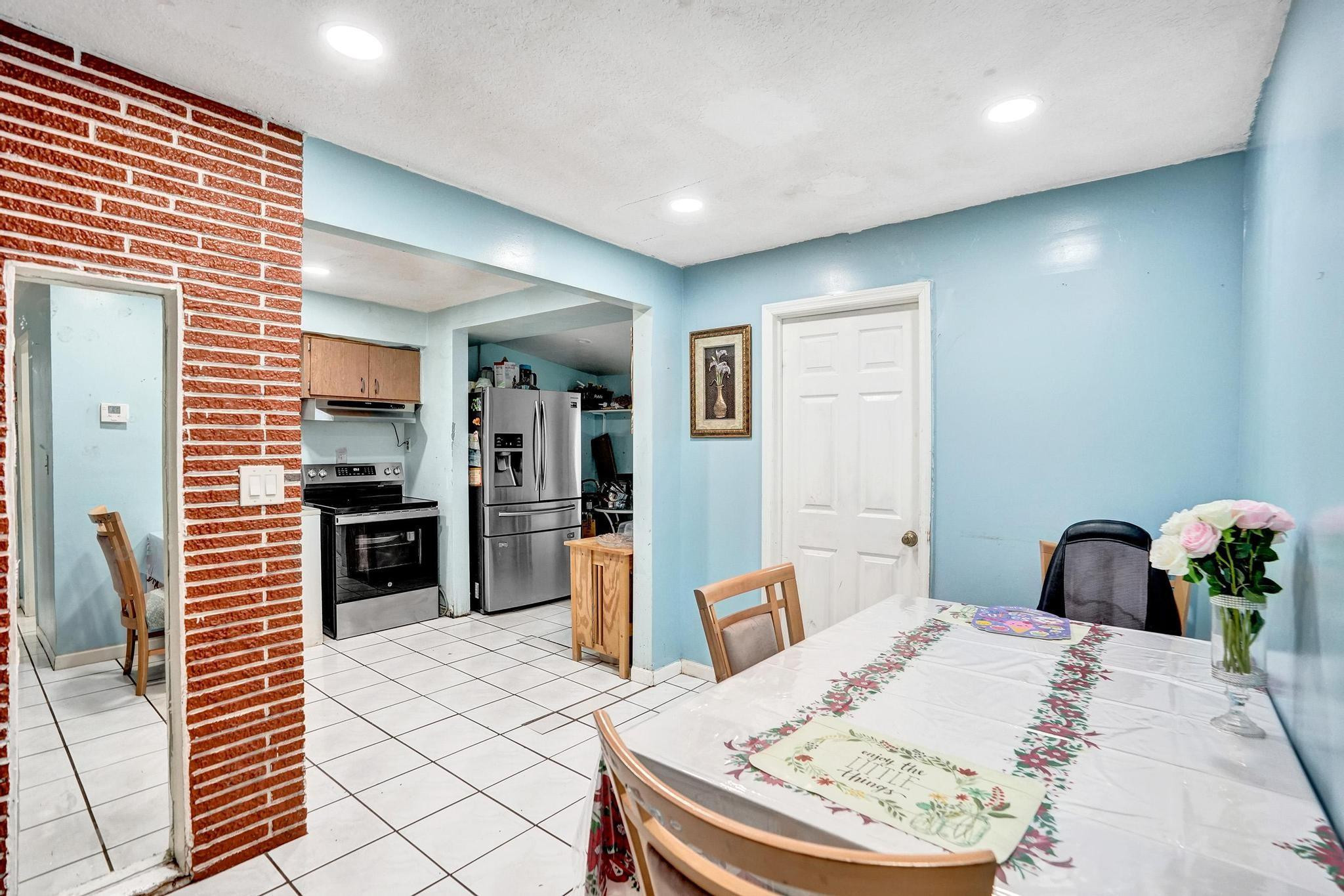 5542 Southwest 6th Street Margate, FL 33068 - Photo 6 of 21 Photo 6