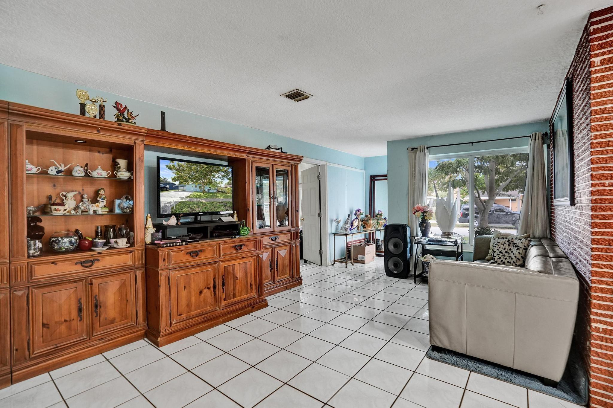 5542 Southwest 6th Street Margate, FL 33068 - Photo 8 of 21 Photo 8