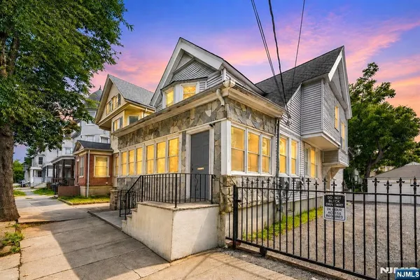 $399,000 | 196 South 6th Street, Newark, NJ 07103