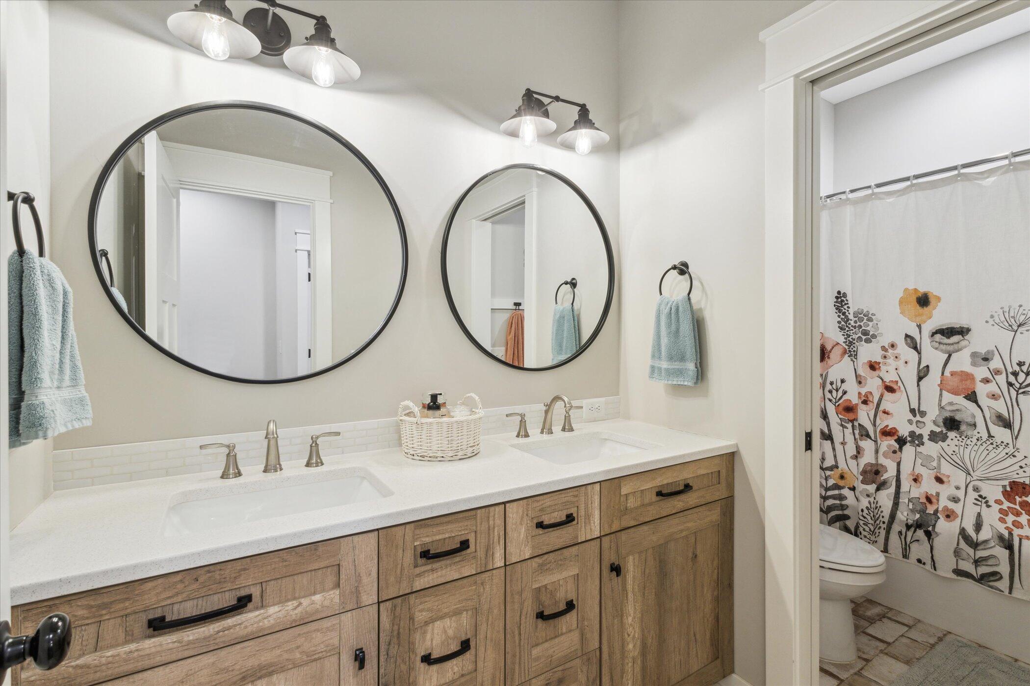 7030 Riley Street Zeeland, MI 49464 - Photo 26 of 51 26-Interior-108