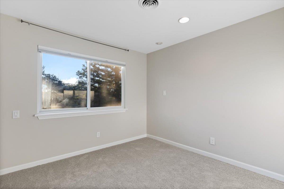 8501 King Road Loomis, CA 95650 - Photo 30 of 89 an empty room with a window