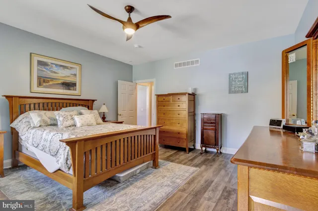 a picture of a room with a bench